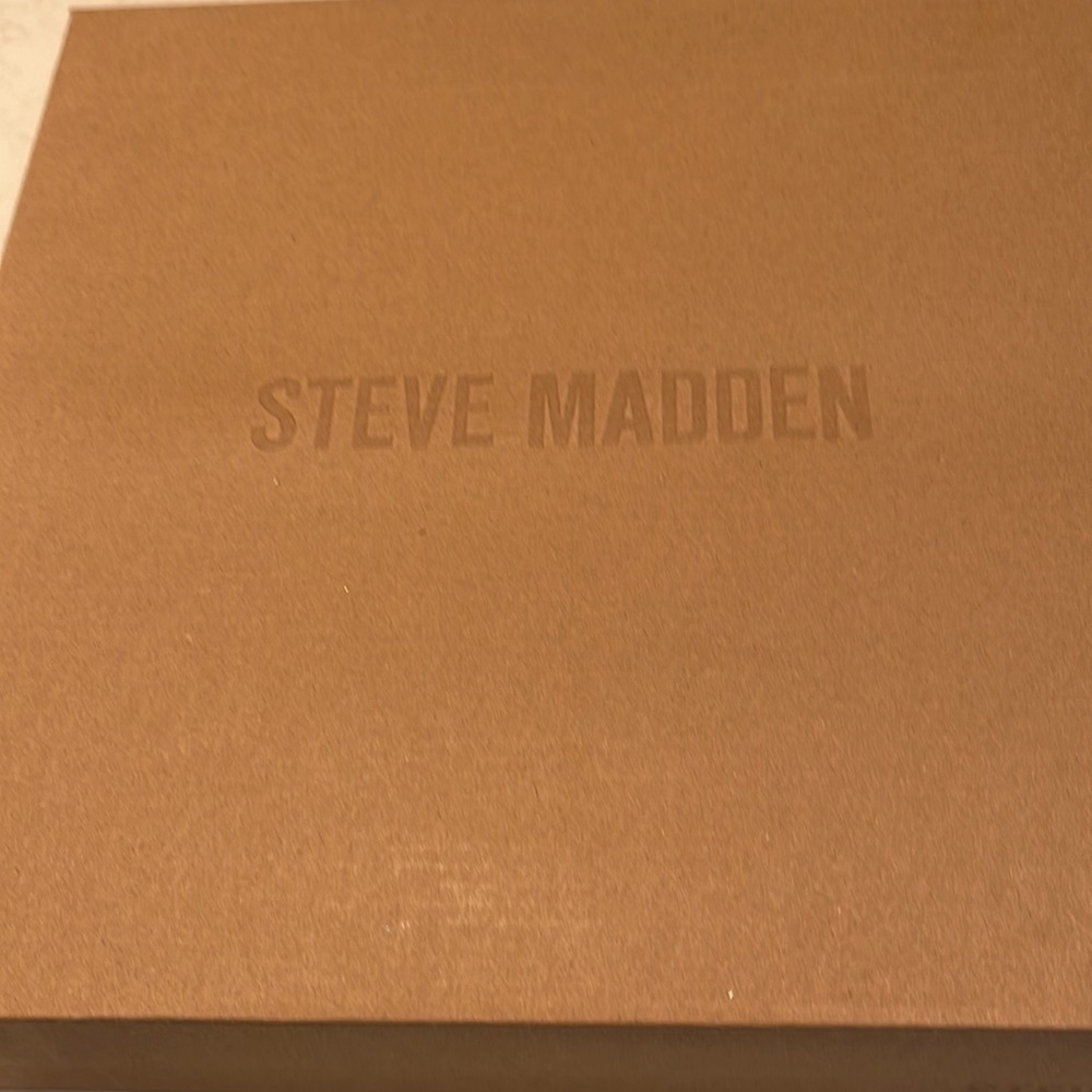 Steve Madden Patten Pleather booties - Picture 5 of 5